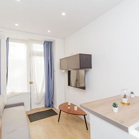 Nice Apartment Renovated And Bright Street Side Paris Bagian luar foto