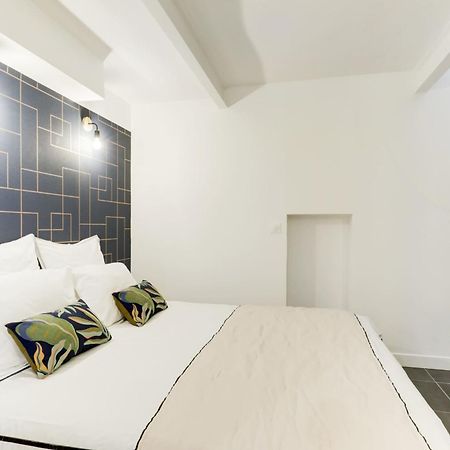 Nice Apartment Renovated And Bright Street Side Paris Bagian luar foto