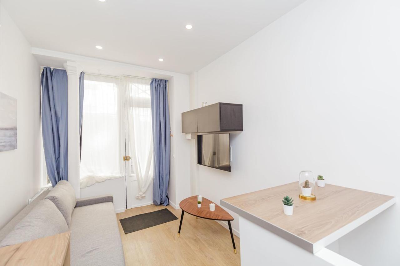 Nice Apartment Renovated And Bright Street Side Paris Bagian luar foto