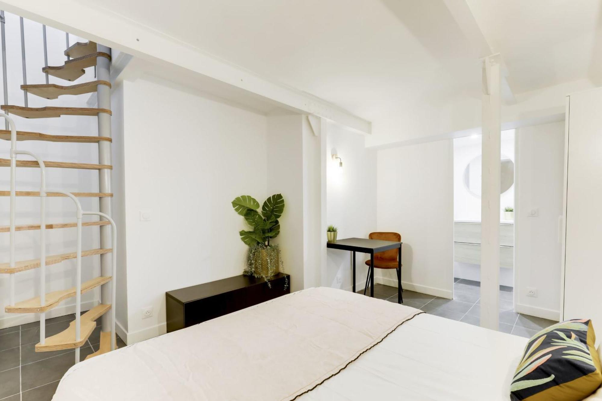 Nice Apartment Renovated And Bright Street Side Paris Bagian luar foto