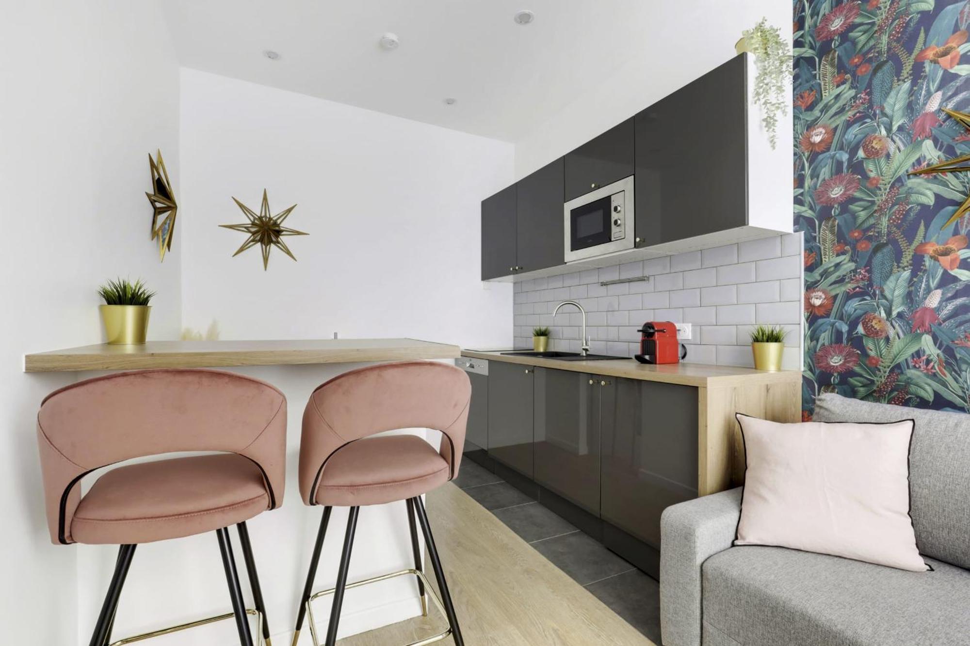 Nice Apartment Renovated And Bright Street Side Paris Bagian luar foto
