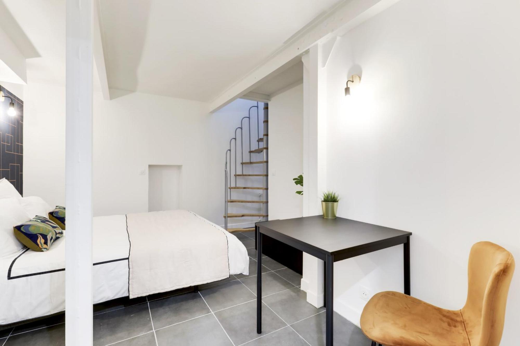 Nice Apartment Renovated And Bright Street Side Paris Bagian luar foto