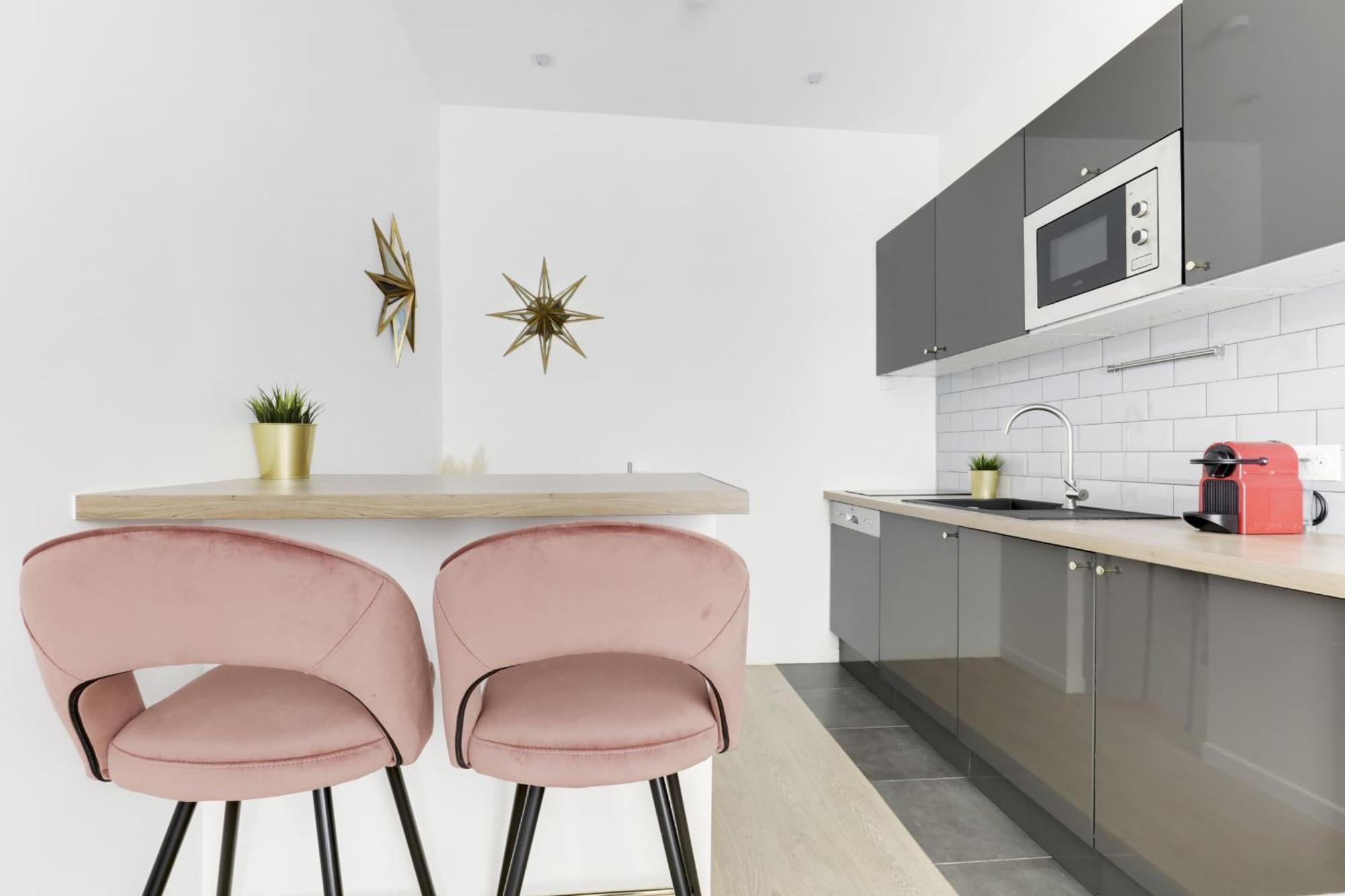 Nice Apartment Renovated And Bright Street Side Paris Bagian luar foto